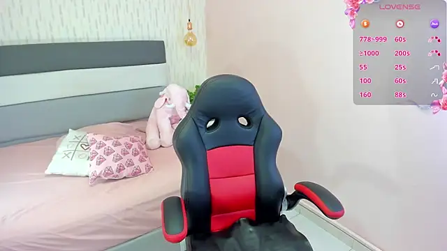 Snapshot of ALICESTARKK chatting on 03/11/25, 07:14 ALICESTARKK online show from 03/11/25, 07:14