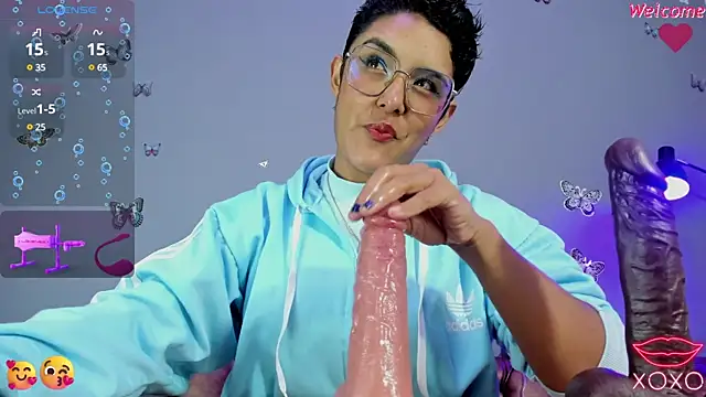 Kaira mosse online show from 02/15/25, 12:33