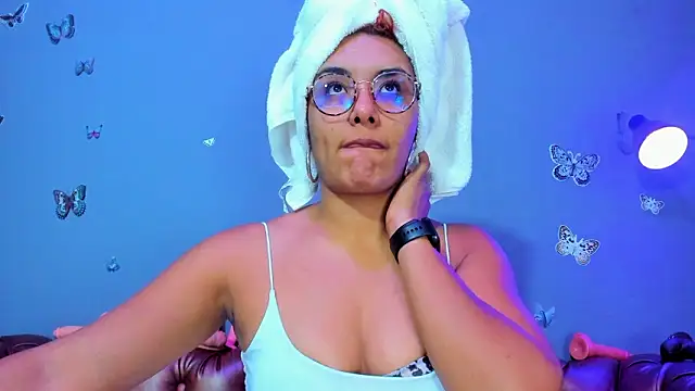 Kaira mosse online show from 03/14/26, 12:21