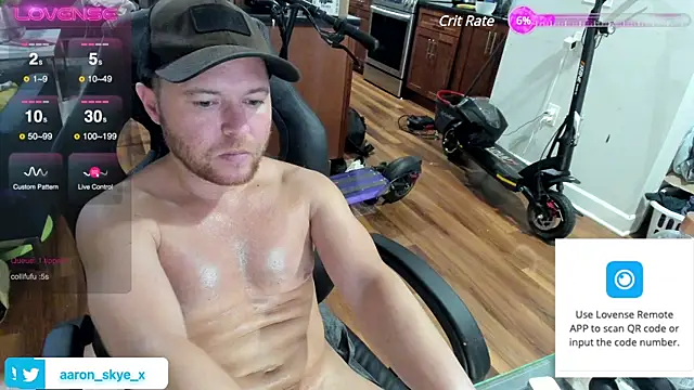 Snapshot of aaron_s_x chatting on 12/08/24, 01:13 aaron s x online show from 12/08/24, 01:13