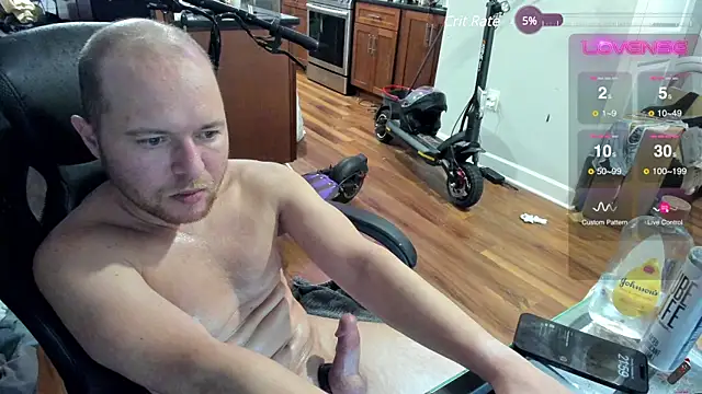 Snapshot of aaron_s_x chatting on 12/29/24, 03:00 aaron s x online show from 12/29/24, 03:00