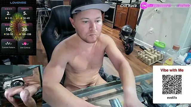 Snapshot of aaron_s_x chatting on 12/17/25, 12:49 aaron s x online show from 12/17/25, 12:49