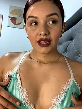 Melanyprada online show from 11/16/25, 04:29