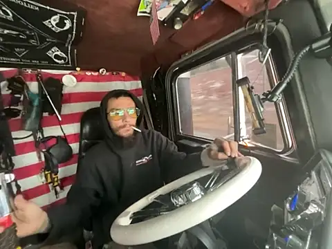 XMeF10 online show from 12/04/25, 02:48