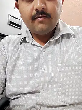 Snapshot of Akhil3290 chatting on 05/21/26, 10:55 Akhil3290 online show from 05/21/26, 10:55