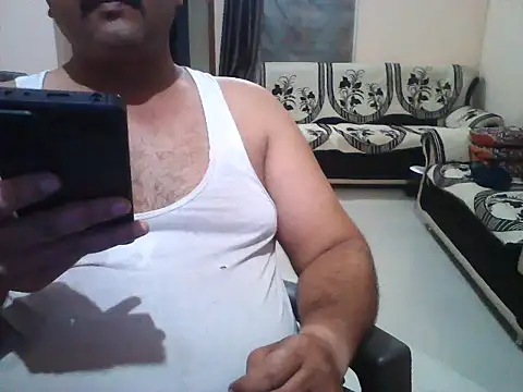 Snapshot of Akhil3290 chatting on 07/08/26, 02:43 Akhil3290 online show from 07/08/26, 02:43