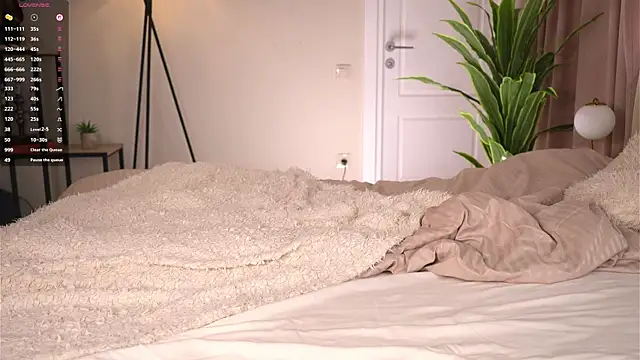 MiaBanger online show from 04/08/26, 03:01