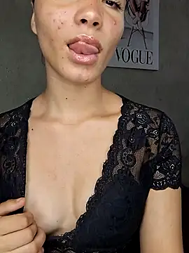 HelenHoltz online show from 10/04/25, 03:21