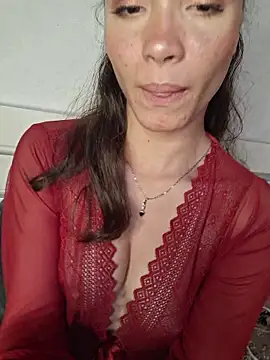 HelenHoltz online show from 11/28/25, 12:57