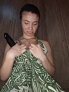 HelenHoltz online show from 12/15/25, 01:04