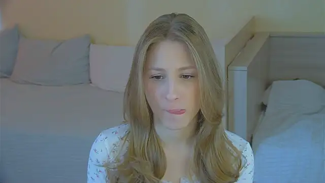 BritneyCruze online show from 04/01/26, 10:38