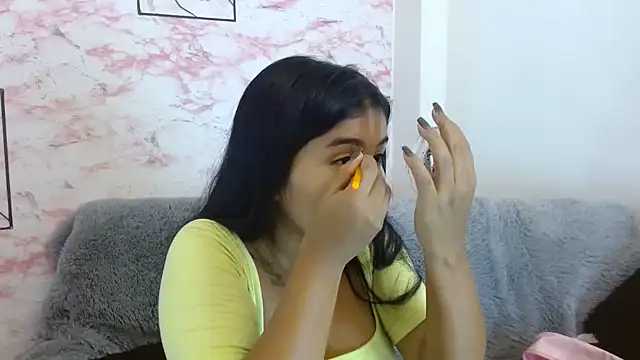 anahi  s online show from 11/04/25, 07:46