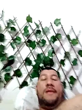 Snapshot of therollingg chatting on 03/15/25, 03:51 therollingg online show from 03/15/25, 03:51