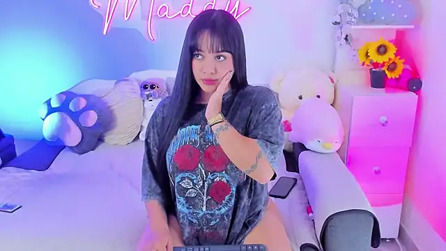 MaddyParisi online show from 03/11/25, 05:05