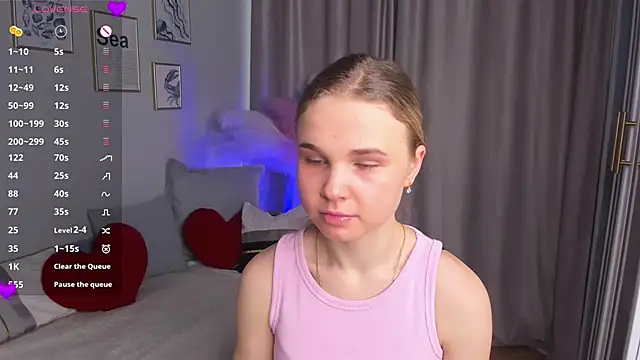 OdetteHarwick online show from 11/11/25, 07:52