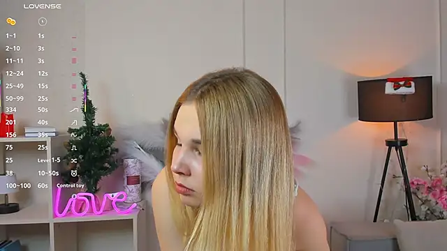 Snapshot of OdetteHarwick chatting on 01/18/26, 07:12 OdetteHarwick online show from 01/18/26, 07:12