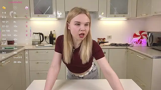 Snapshot of OdetteHarwick chatting on 02/22/26, 06:06 OdetteHarwick online show from 02/22/26, 06:06