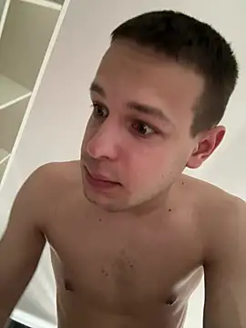 pretty roman online show from 04/30/26, 11:05