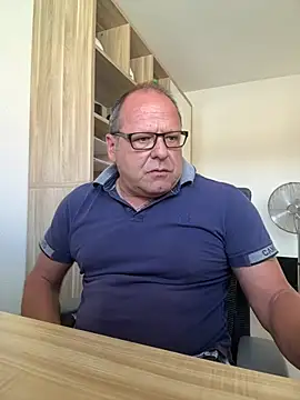 coupleLatinaLovers online show from 07/13/26, 07:33