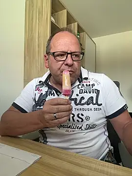 coupleLatinaLovers online show from 07/14/26, 11:05