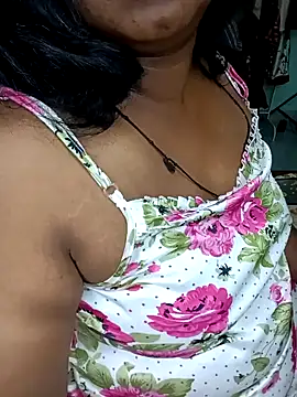 Snapshot of niketa__ chatting on 02/12/25, 12:27 niketa online show from 02/12/25, 12:27