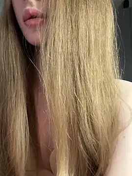 Snapshot of your_girl_next_door chatting on 02/08/25, 01:22 your girl next door online show from 02/08/25, 01:22