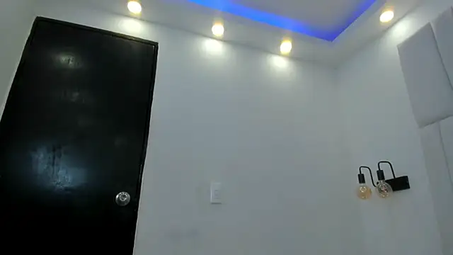 chloe zulay online show from 01/19/26, 03:43