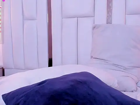 chloe zulay online show from 05/03/26, 02:17