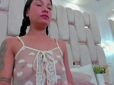 chloe zulay online show from 05/10/26, 03:28