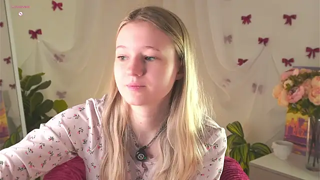 MaydaFoulk online show from 04/05/26, 01:14