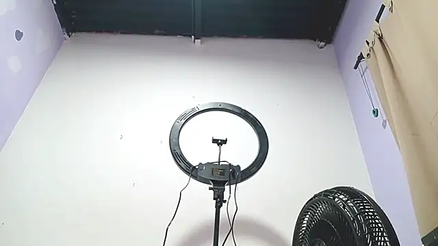 PetiteIvoryQueen19 online show from 01/26/25, 11:39