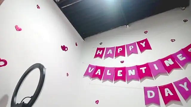 PetiteIvoryQueen19 online show from 03/01/25, 10:24