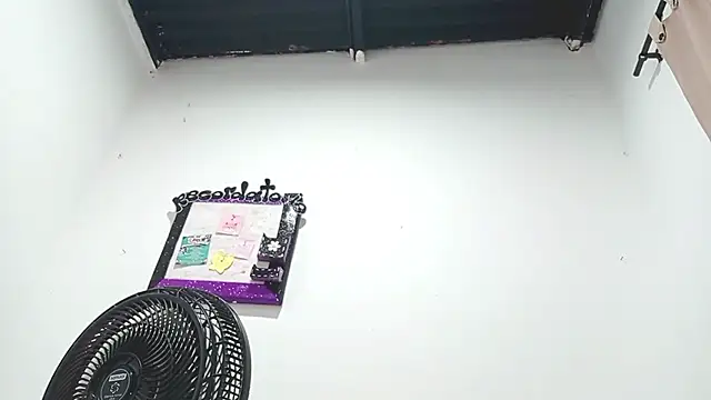 PetiteIvoryQueen19 online show from 03/12/25, 05:24