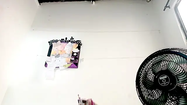 PetiteIvoryQueen19 online show from 09/27/25, 06:13