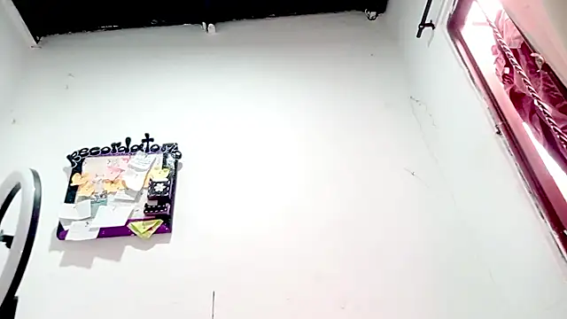 PetiteIvoryQueen19 online show from 10/23/25, 09:46