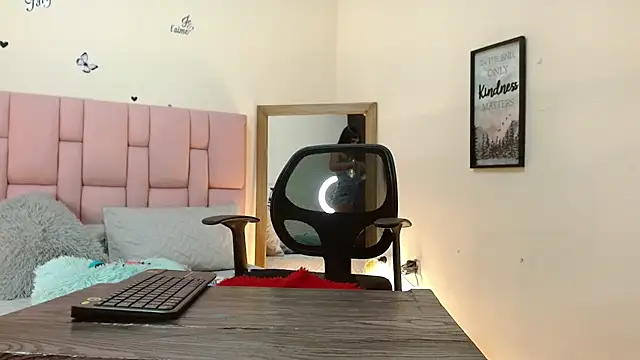 isabela ferrer  online show from 09/12/25, 01:33