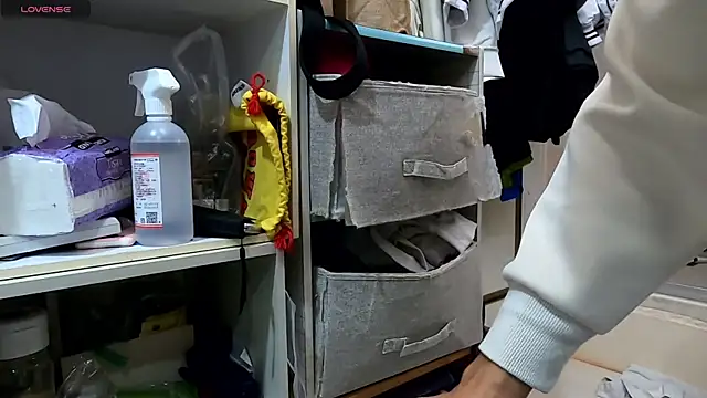 frnk30151 online show from 12/13/24, 02:38