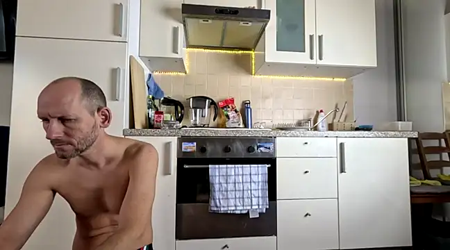 MrPearlsLive online show from 12/27/24, 11:06