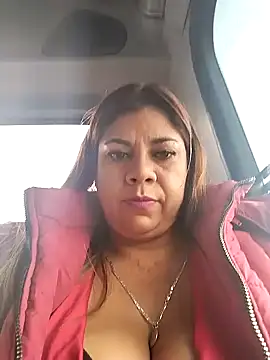 Snapshot of Laura-Hernandez chatting on 12/26/24, 09:58 Laura-Hernandez online show from 12/26/24, 09:58