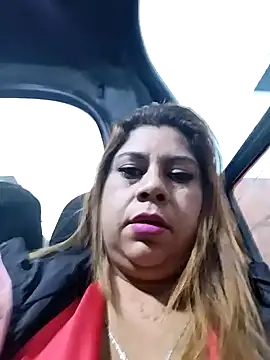 Snapshot of Laura-Hernandez chatting on 01/31/25, 11:13 Laura-Hernandez online show from 01/31/25, 11:13