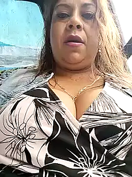 Snapshot of Laura-Hernandez chatting on 02/28/25, 03:26 Laura-Hernandez online show from 02/28/25, 03:26