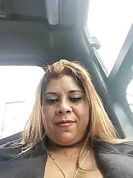 Snapshot of Laura-Hernandez chatting on 03/01/25, 06:00 Laura-Hernandez online show from 03/01/25, 06:00