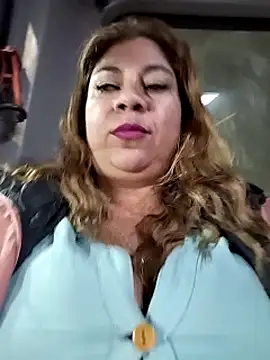 Snapshot of Laura-Hernandez chatting on 03/15/25, 03:59 Laura-Hernandez online show from 03/15/25, 03:59