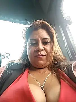 Snapshot of Laura-Hernandez chatting on 03/15/25, 07:05 Laura-Hernandez online show from 03/15/25, 07:05