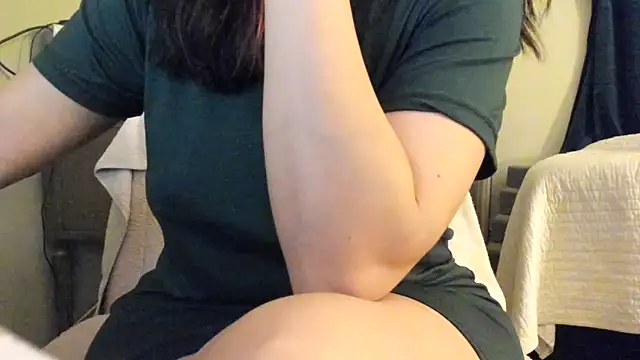 Snapshot of bigb00tyjudyyX chatting on 03/11/25, 04:43 bigb00tyjudyyX online show from 03/11/25, 04:43