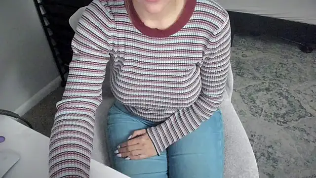 Snapshot of bigb00tyjudyyX chatting on 10/27/25, 12:31 bigb00tyjudyyX online show from 10/27/25, 12:31