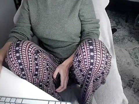 Snapshot of bigb00tyjudyyX chatting on 11/22/25, 01:54 bigb00tyjudyyX online show from 11/22/25, 01:54