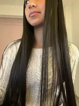 Snapshot of aly_golden_ chatting on 12/23/24, 08:00 aly golden online show from 12/23/24, 08:00