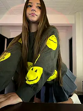 Snapshot of aly_golden_ chatting on 11/22/25, 06:12 aly golden online show from 11/22/25, 06:12