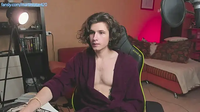 Snapshot of daddyMarty420 chatting on 10/31/25, 03:40 daddyMarty420 online show from 10/31/25, 03:40